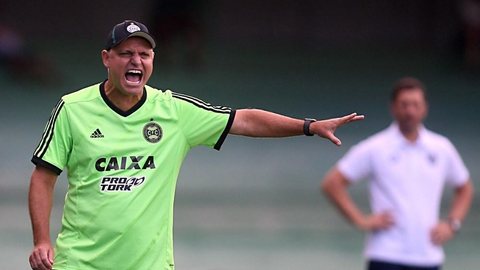 São Paulo contrata Sandro Forner para o cargo de auxiliar técnico