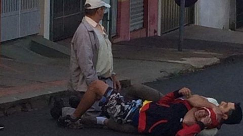 Ladrão tenta roubar idoso e é imobilizado por pedestre em Jaú