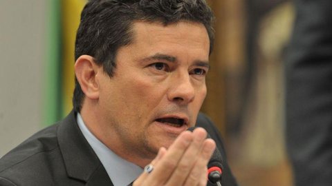 Bolsonaro anuncia troca na PF e Sérgio Moro pede demissão