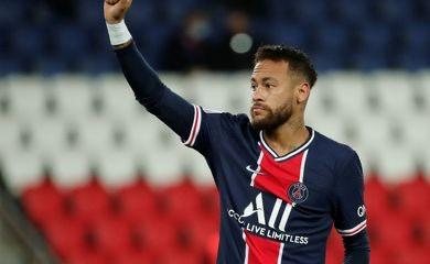 Neymar marca dois gols na vitória do PSG sobre o Angers