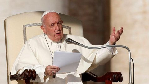 No Dia Mundial de Combate à Aids, papa pede solidariedade a vítimas