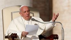 Papa critica em Lesbos o ‘naufrágio da civilização’ por abandono de migrantes