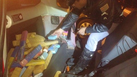 Homens são presos com picape lotada de maconha em Penápolis