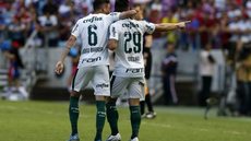 Palmeiras vence Fortaleza e mantém caça ao Flamengo