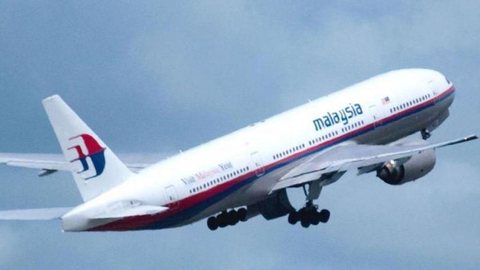 Julgamento de suspeitos pela queda do voo MH17 começa em Amsterdã