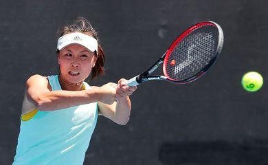WTA diz que conversa de chinesa Peng com presidente do COI não basta
