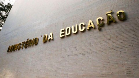 Educação libera R$ 28 milhões para escolas municipais