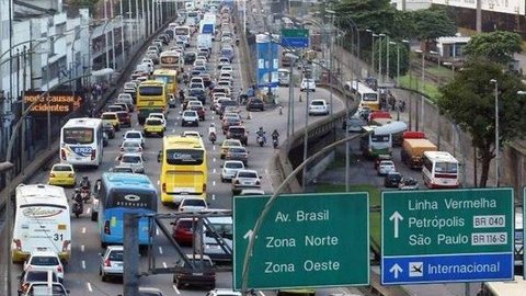 Rio é a cidade do Brasil em que se perde mais tempo no transporte público