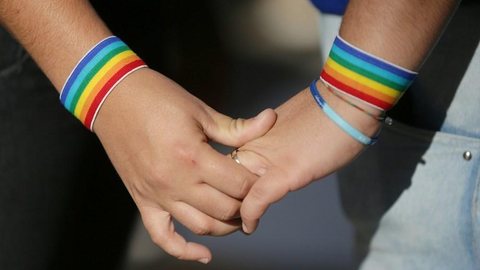 Casamento LGBT cresce 25% no país, diz associação; profissionais oferecem serviços gratuitos para celebrações