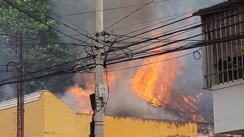 Imóvel pega fogo na região central de Rio Preto