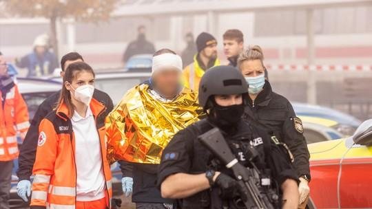 Autor de ataque a trem na Alemanha é internado em hospital psiquiátrico