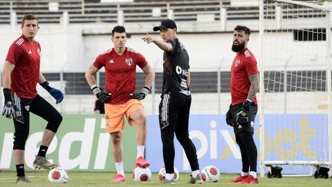 Após cinco jogos e com rodízio, Ceni dá sinais sobre São Paulo ideal para 2022; veja a escalação