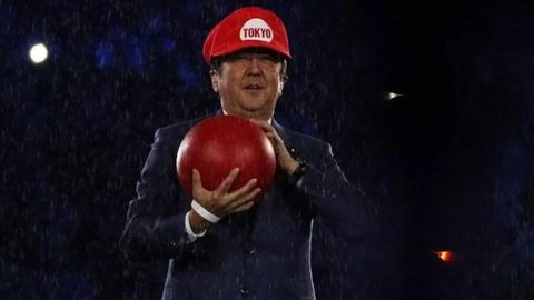 Imagem Shinzo Abe se vestiu de Mario Bros na Olimpíada do Rio; relembre