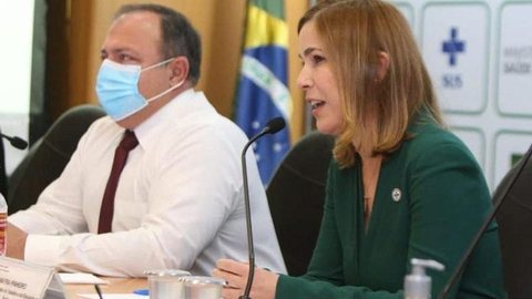 Secretária contradiz Pazuello e diz que ex-ministro soube de crise do oxigênio no AM dois dias antes