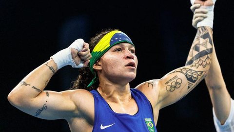 Boxe: Bia Ferreira atropela italiana e vai à final do Mundial feminino
