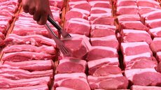 China vai cobrar tarifas mais altas sobre importações de carne suína em 2022