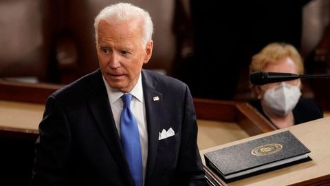 Biden vê guerra do Afeganistão terminar como começou: com mortes de americanos em atentados terroristas