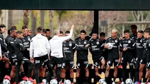 Corinthians deve fechar o ano longe da meta de venda de jogadores