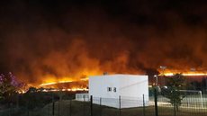 Incêndio atinge e destrói grande área de vegetação em Marília