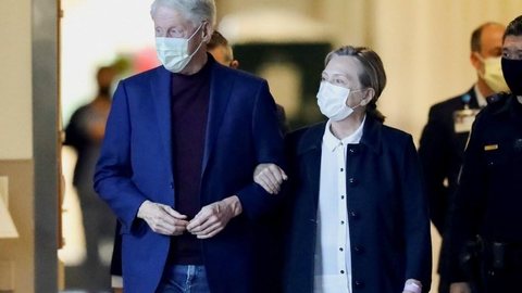 Bill Clinton deixa hospital na Califórnia após uma semana de internação