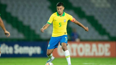 Seleção: Bruno Guimarães, do Lyon, é convocado para vaga de Casemiro