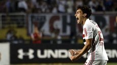 São Paulo vence Fortaleza no fim e persegue G-4