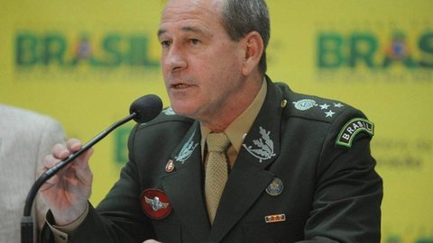 CONTRADIZ – Ministro da Defesa diz o contrário de Bolsonaro sobre óleo