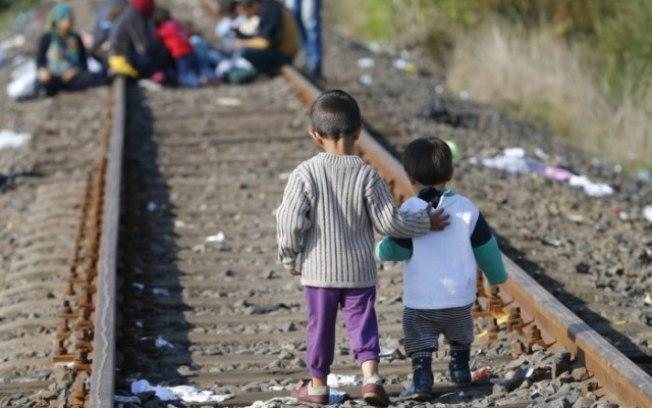 UE promete acolher 1,5 mil crianças imigrantes que estão sozinhas na Grécia