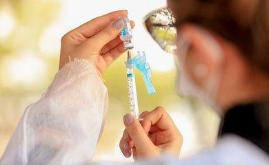 SP abre 5 mil postos de saúde hoje para aplicação de segunda dose