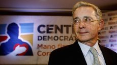 Suprema Corte da Colômbia ordena prisão do ex-presidente Uribe