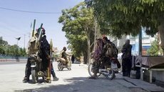 Militares dos EUA vão ao Afeganistão retirar funcionários da embaixada americana em Cabul, em meio ao avanço do Talibã