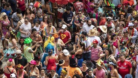 Cervejaria oferece auxílio de até R$ 255 para ambulante que não vai trabalhar no carnaval