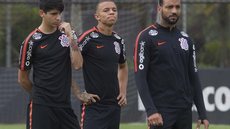 Papo franco com Jair e deslumbre com campeões: Rafael Bilu dá primeiros passos no Corinthians