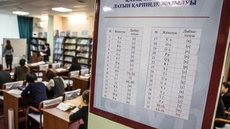 Por que o Cazaquistão decidiu trocar seu alfabeto