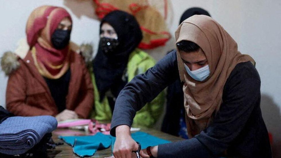 Afegãs são impedidas de viajar sem companhia de um homem da família