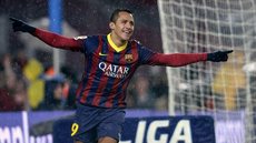 Barcelona encaminha troca de atacantes com Inter de Milão: Sánchez por Luuk de Jong