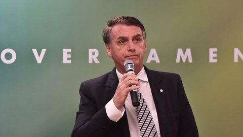 Bolsonaro discute estrutura de governo com futuros ministros
