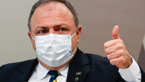 Exército decide não punir Pazuello por participação em ato político com Bolsonaro