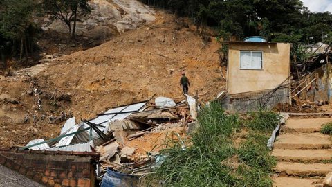 Famílias de Petrópolis afetadas pelo temporal receberão benefícios
