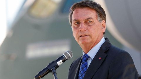 Bolsonaro diz que nota de R$ 200 foi criada por falta de papel e nega corrupção