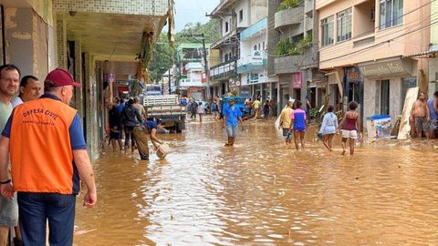 Moradores de cidades afetadas pela chuva já podem sacar Bolsa Família