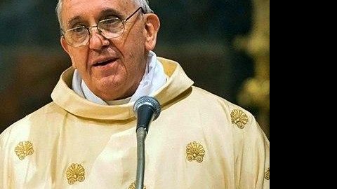Papa Francisco critica governos que colocam economia na frente da saúde