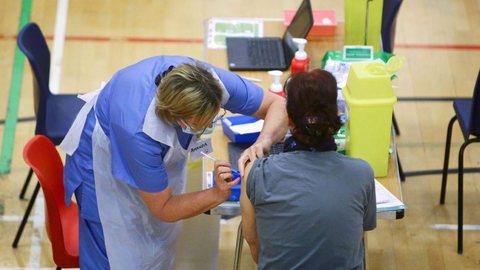 São Paulo estuda aplicar quarta dose de vacina em transplantados