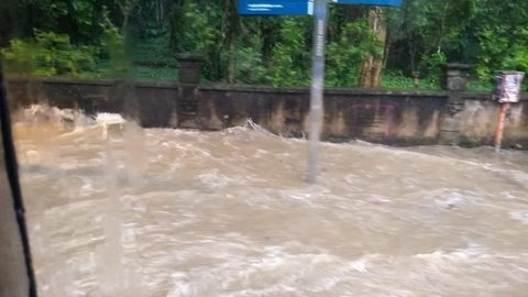Forte chuva causa alagamentos e deslizamentos no Rio