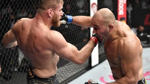 UFC 267: Glover Teixeira e mais cinco lutadores são suspensos por até seis meses por lesões no evento