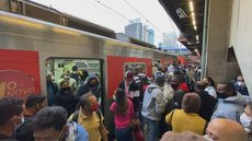 Falha na Linha 9 – Esmeralda da CPTM reduz velocidade dos trens e provoca aglomerações em plataformas