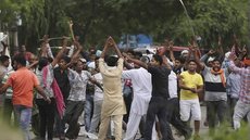 Protesto após condenação de guru indiano por estupro deixa mortos e feridos