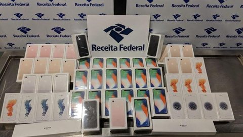 Receita Federal apreende 51 iPhones importados de forma irregular no aeroporto do Recife