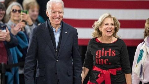 Jill Biden quer continuar dando aulas mesmo como primeira-dama