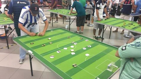 Campeonato de futebol de mesa reúne jogadores em Rio Preto